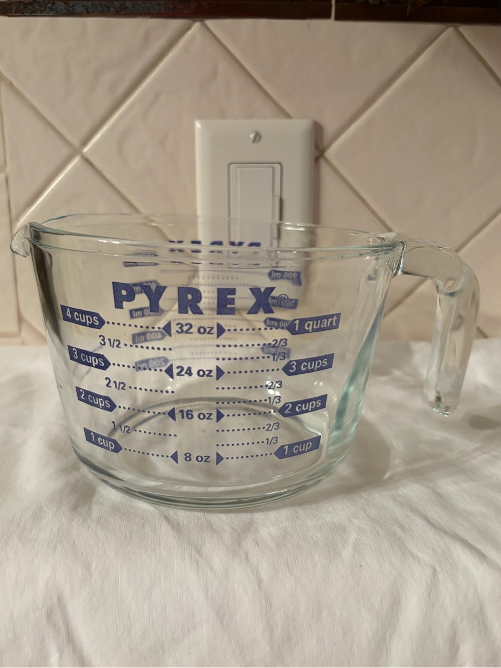 PYREX Measuring Cup Glass 4-Cup 1 Quart 32oz 1000ml 1 Litre Blue Letters Vintage